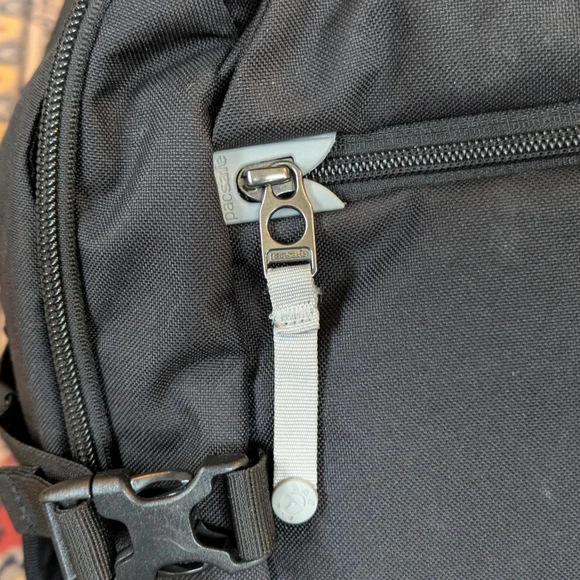 Pacsafe Go Anti-Theft 44L Carryon Backpack - Picture 10 of 12